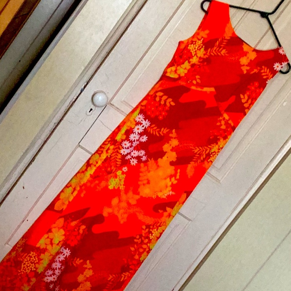 Bright groovy orange 🍊 maxi dress